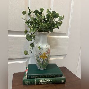 Srednick Floral Butterfly Colorful Japan Vintage 10” Ceramic Vase